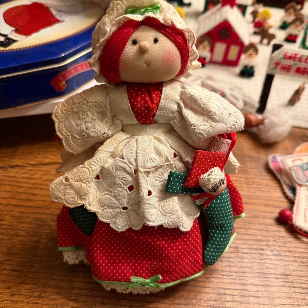 Vintage 1984 Apple Cheeks Lady Sally Spartan Holiday Christmas doll.